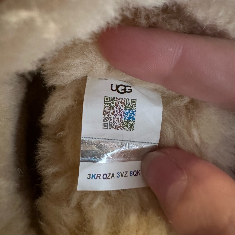 Ugg Classic Mini Boots - Picture 4 of 9